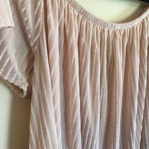 🔥SALE 🔥forever21 Off the Shoulder Top